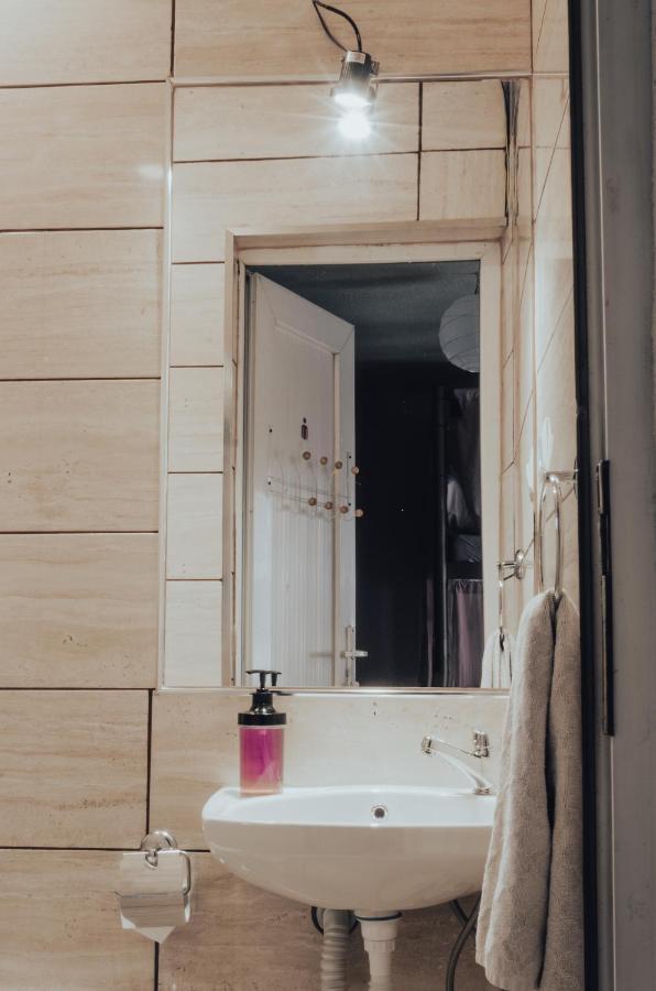 Oda Hostel Prishtine Bagian luar foto