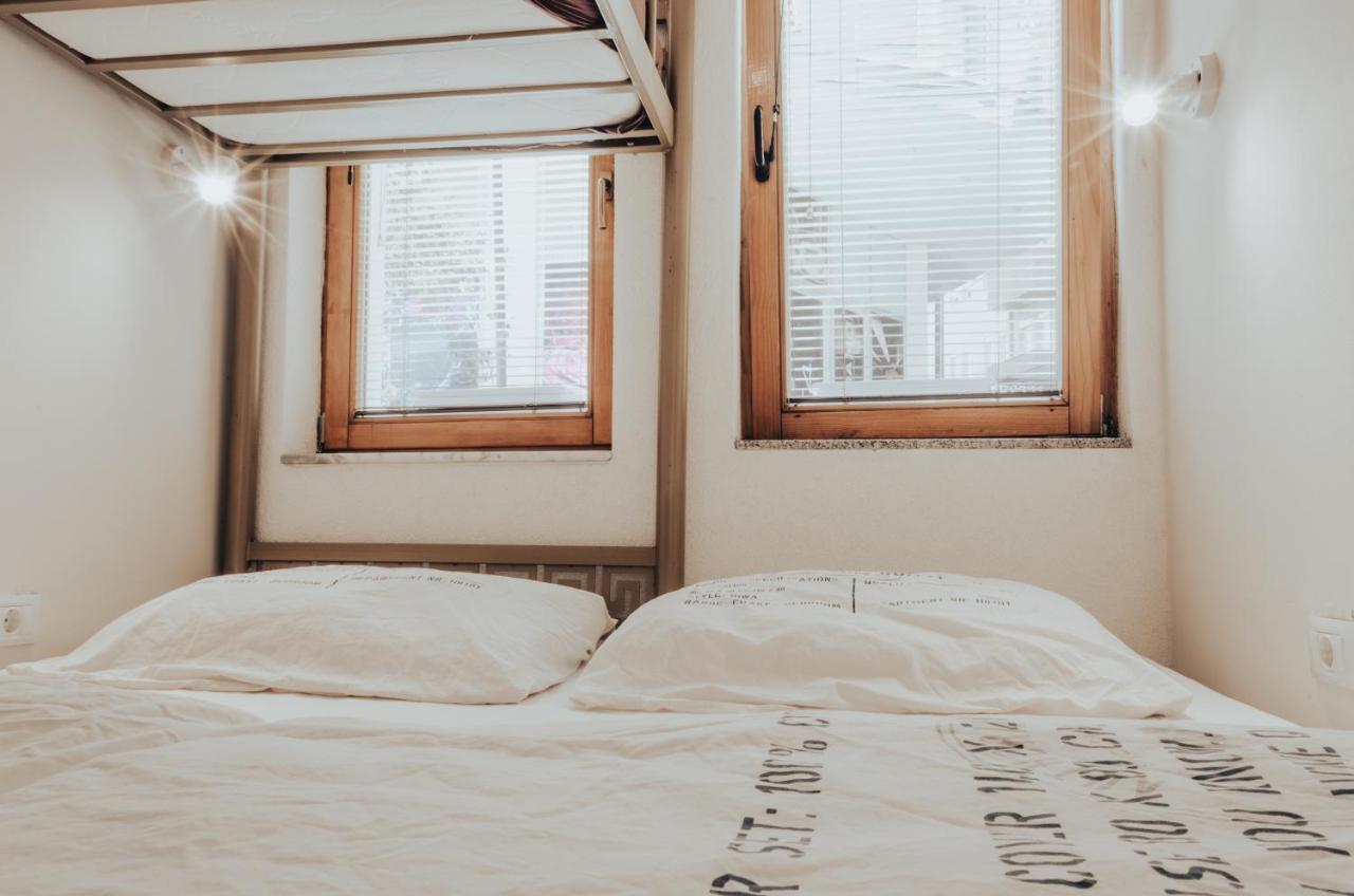 Oda Hostel Prishtine Bagian luar foto