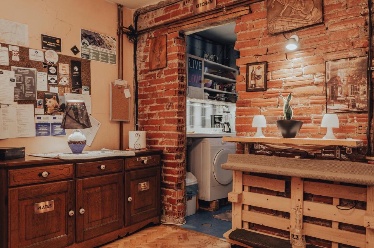 Oda Hostel Prishtine Bagian luar foto