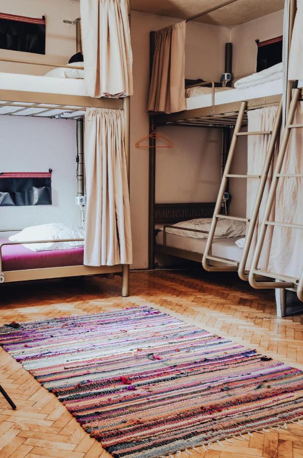Oda Hostel Prishtine Bagian luar foto