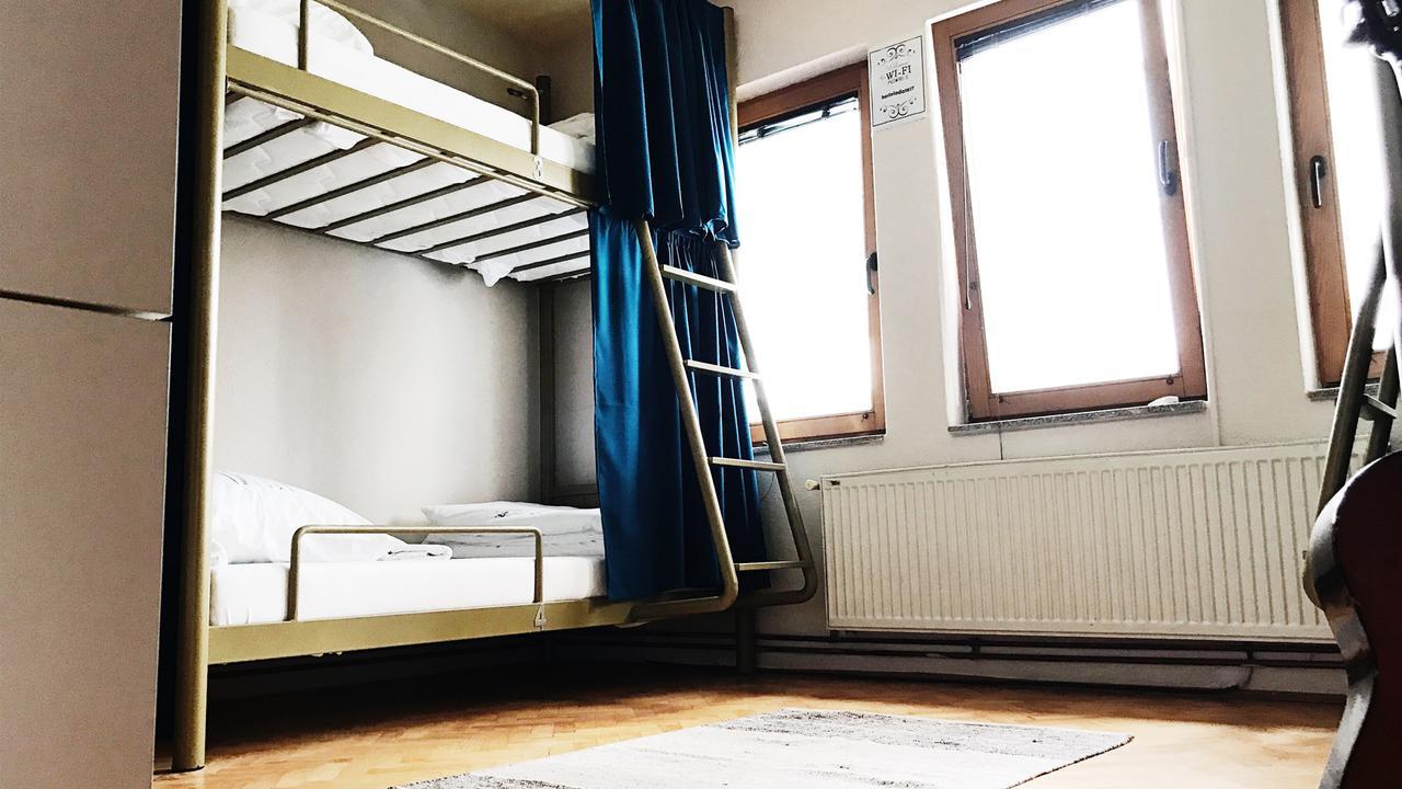 Oda Hostel Prishtine Bagian luar foto