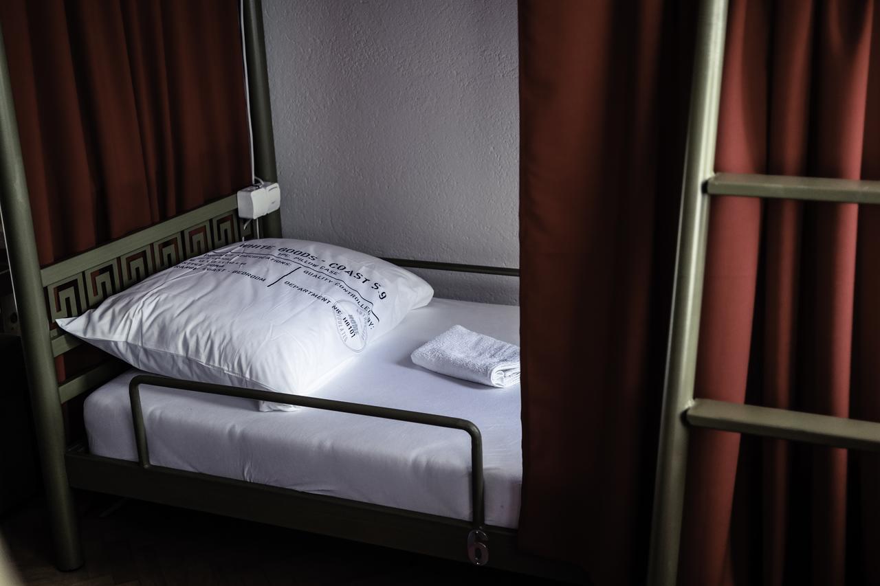 Oda Hostel Prishtine Bagian luar foto